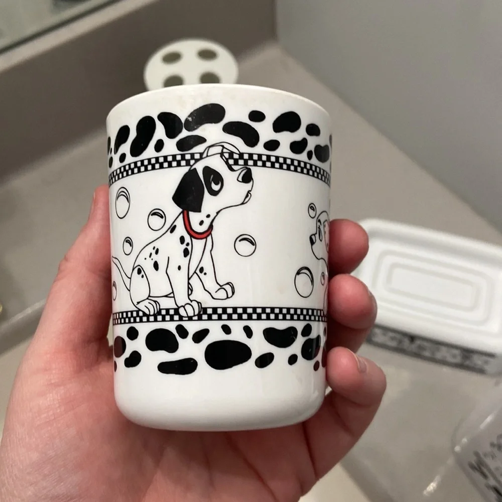 101 Dalmatians vintage 90s bathroom decor tissue, toothbrush holder, soap, & cup